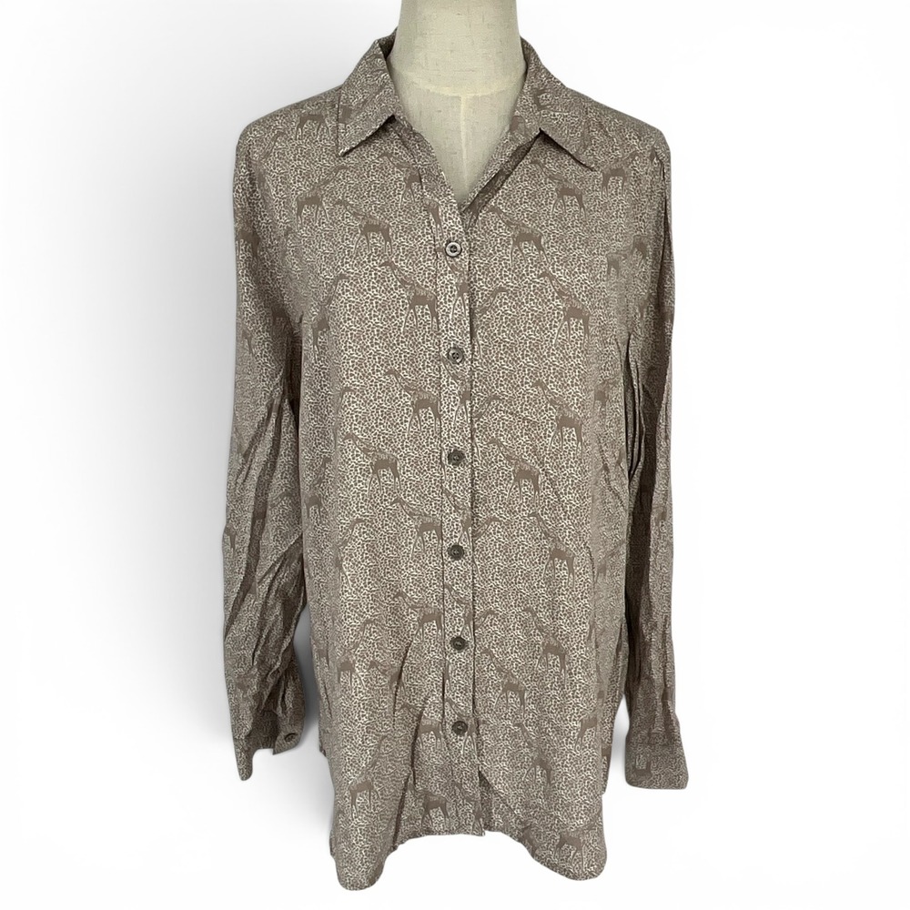 Chicos Womens‎ Size 2 Giraffe Animal Print Rayon Button Down Shirt Taupe Brown
